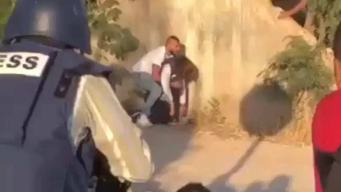 بالصور- مقتل مراسلة "الجزيرة" بنيران الشرطة الإسرائيلية في جنين